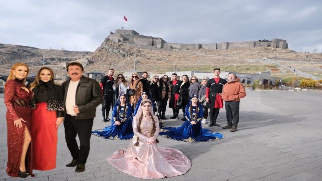 KARS'TA YILDIZLAR GEÇİDİ