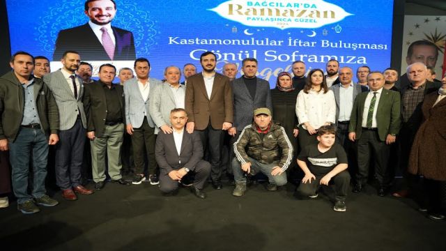 BİNLERCE KİŞİ İSTİKLAL MARŞI’NI COŞKUYLA OKUDU