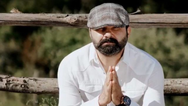 HEM ŞARKI HEM ŞİİR