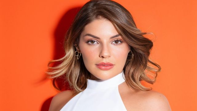 BUSE SİNEM İREN'DEN "ÇIRAK ARANIYOR"