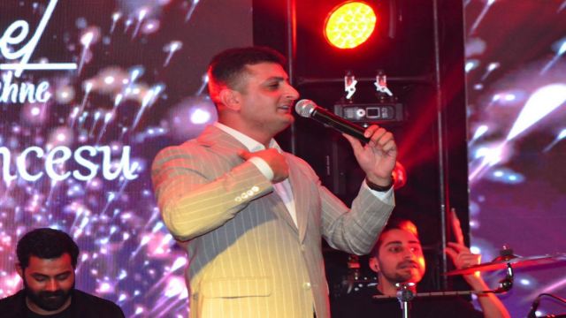 LAPEL SAHNE'DE ERKAN İNCESU RÜZGARI ESTİ