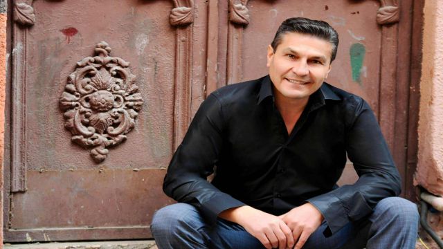 ‘SEV YETER’E YENİDEN İLHAM VERİYOR