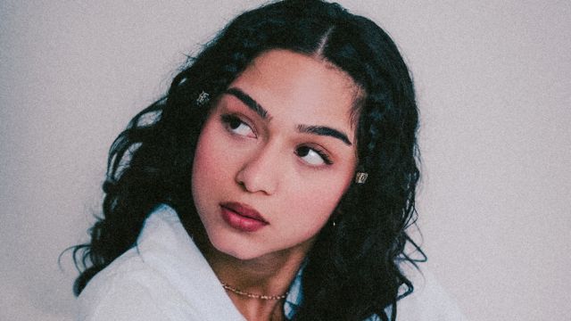 BETÜL ÇİÇEKYURT’TAN YENİ TEKLİ