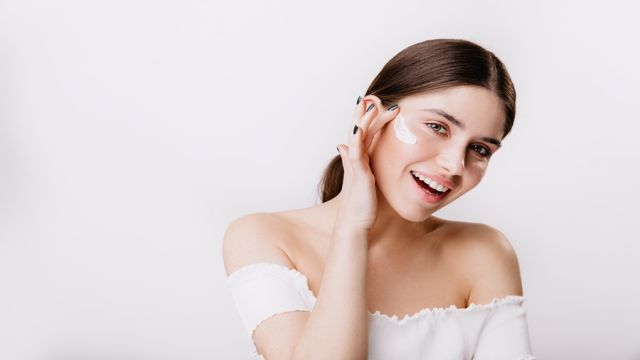 YAZ AYLARINA IŞIL IŞIL BİR CİLTLE GİRMENİN İPUÇLARI