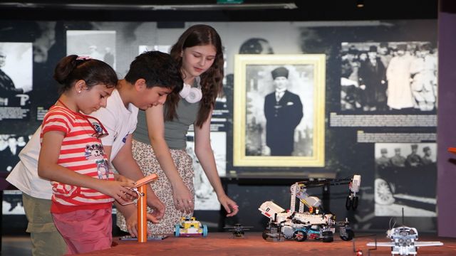 ASKIDA EĞİTİM MODELİYLE ÇOCUKLAR TEKNOLOJİYLE TANIŞIYOR