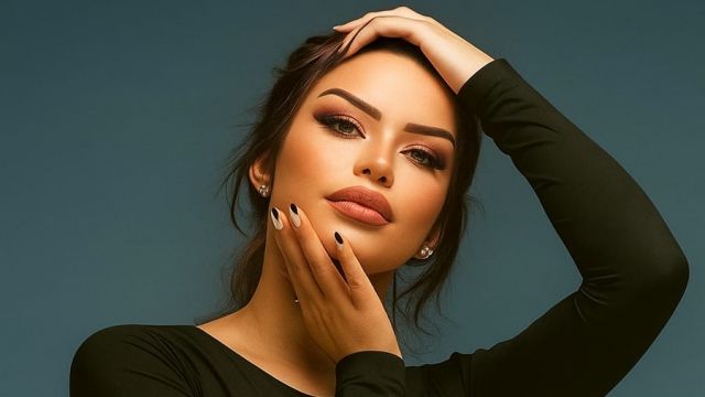 FARAH SAHNESİNDE MÜZİKSEVERLERİ BÜYÜLEDİ