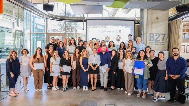 İLK MEZUNLAR SERTİFİKALARINI ALDI