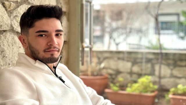 MİKROFON ARKASINDAKİ DÖNÜŞÜM HİKÂYESİ