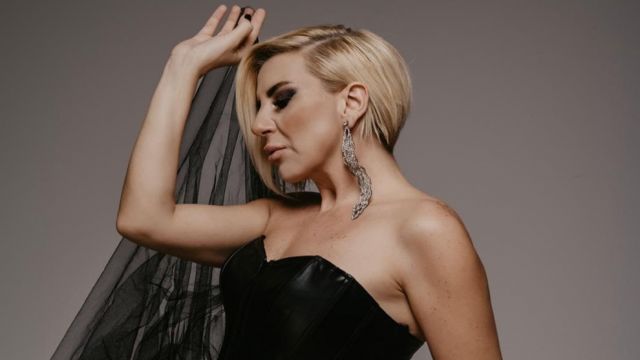 AYŞE EKİZ’DEN BİR HÜREL KLASİĞİ