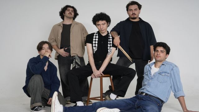 ATHENA'NIN DESTEKLEDİĞİ YENİ GRUP FLU VE İLK TEKLİSİ