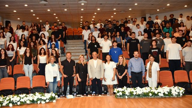 DİŞ HEKİMLİĞİ ÖĞRENCİLERİ EĞİTİME İLK ADIMI ATTI