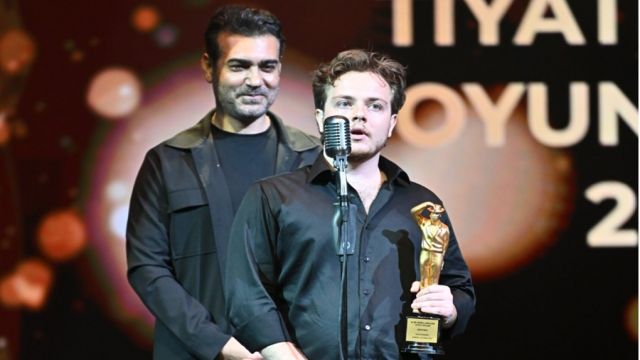 EN BAŞARILI ERKEK OYUNCU ÖDÜLÜ