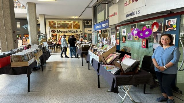 UNKAPANI'NDA PLAK GÜNLERİ BAŞLADI