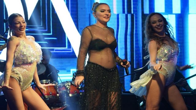 TARZIYLA GECEYE DAMGASINI VURDU