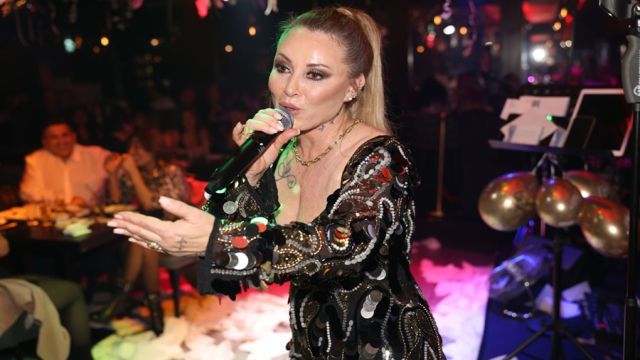 BİR ATEŞE ATTIN BENİ